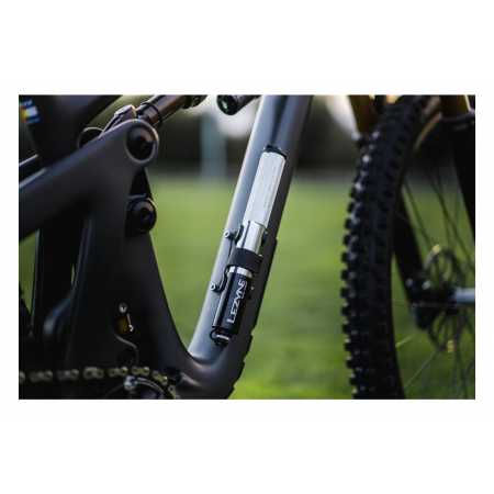 Pompe à main lezyne grip drive hv s 186 argent